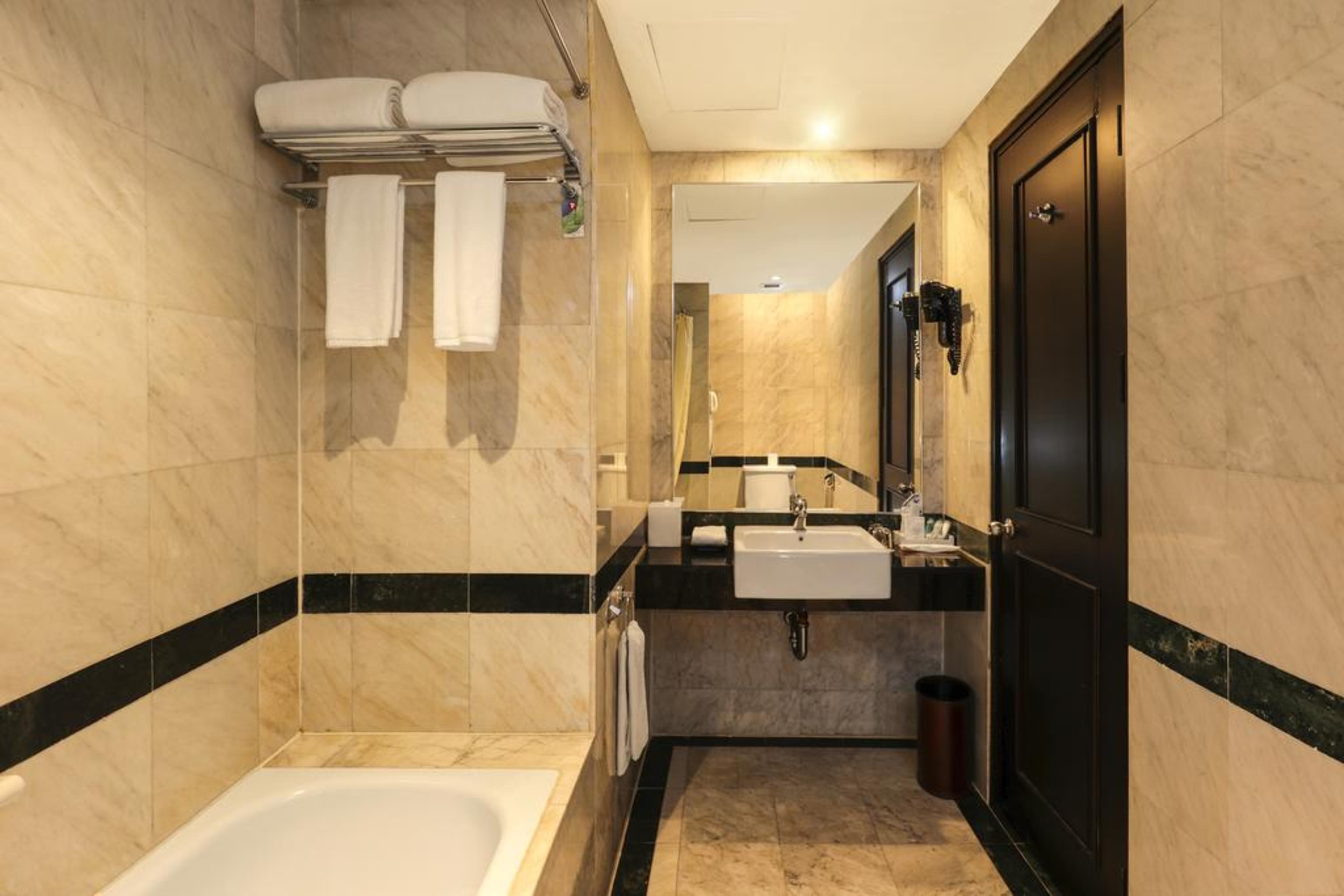 Ap Premier Batam Hotel Nagoya Ngoại thất bức ảnh